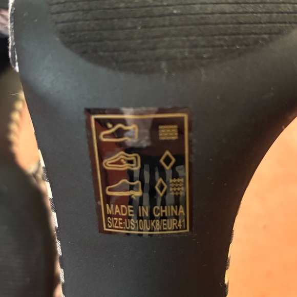 Platform Heel Ankle Tie - Black and White Gingham - Women’s Size 10 - Picture 8 of 8